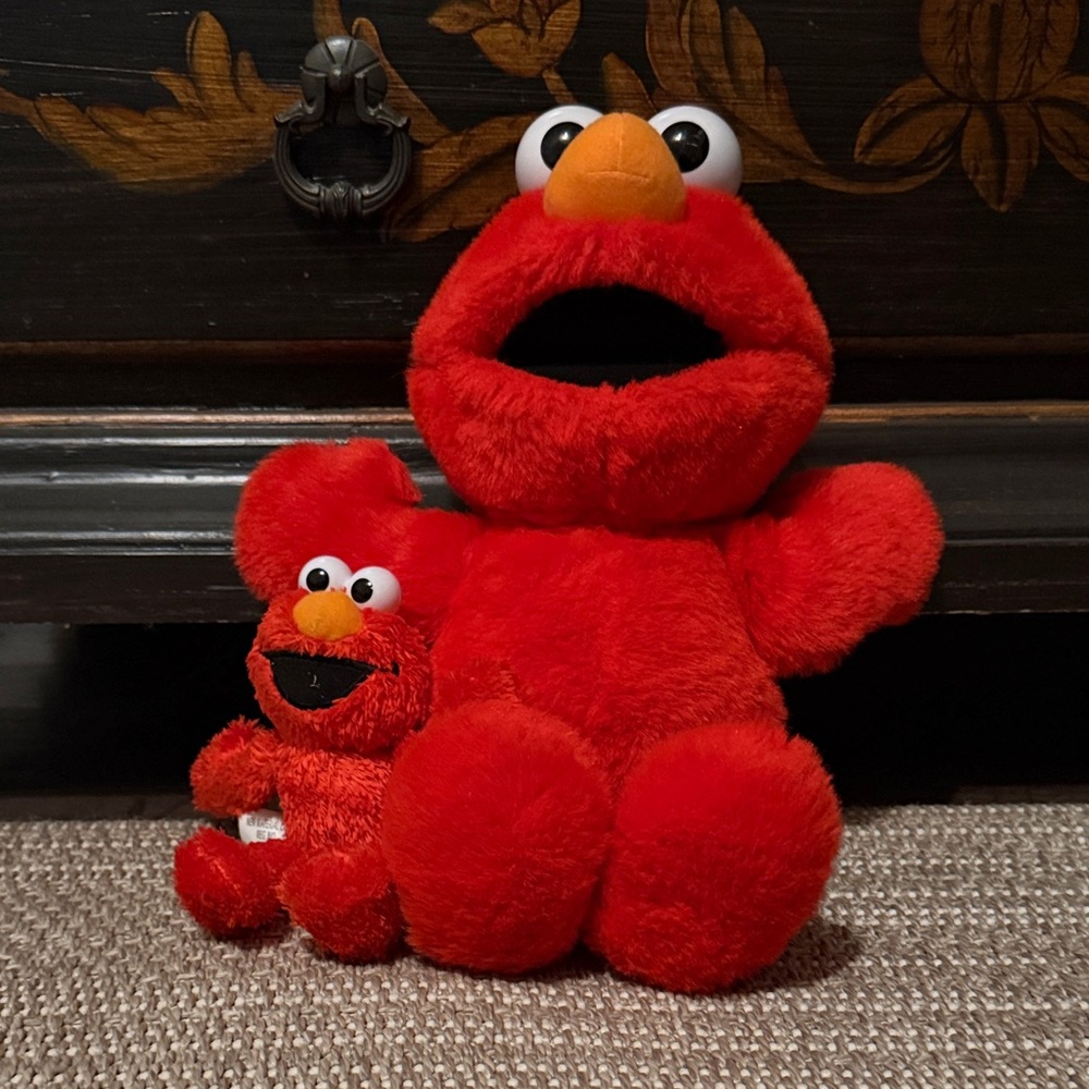Red Elmo Plush Toy Set